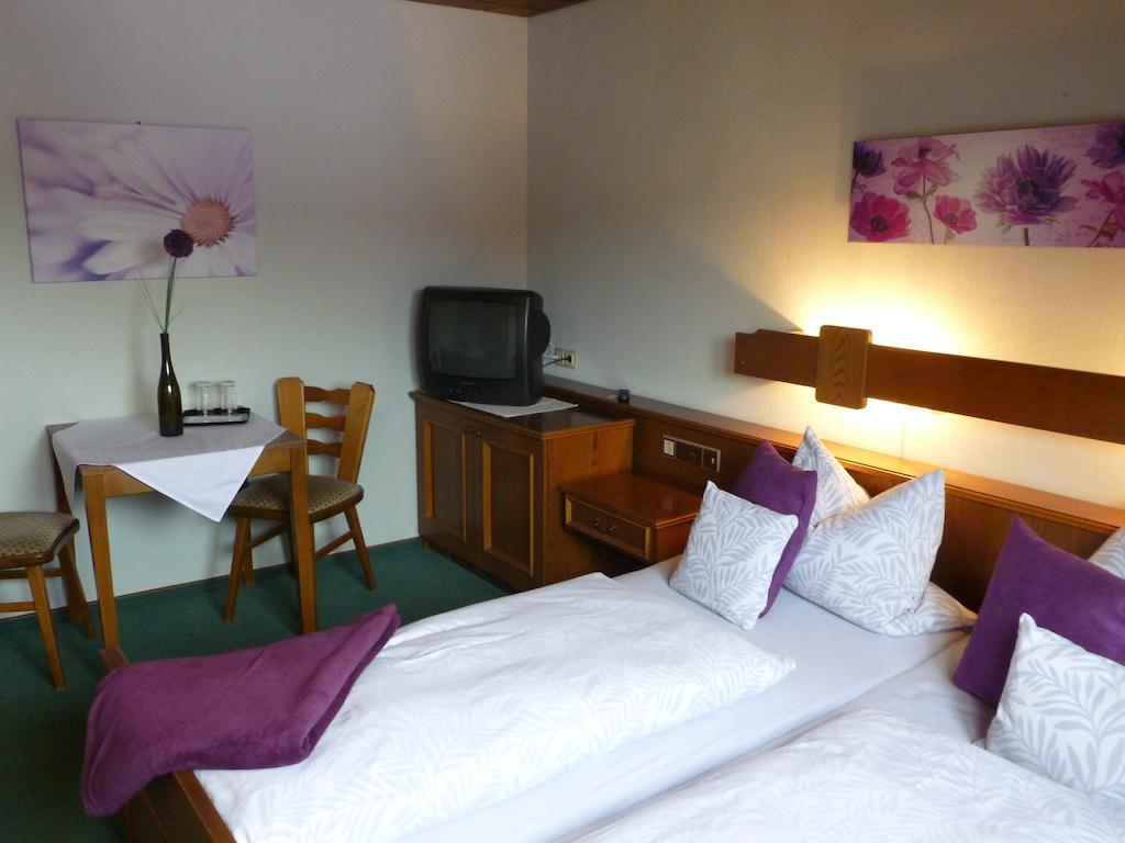 Landgasthof Zum Hirschen Tauberrettersheim Room photo