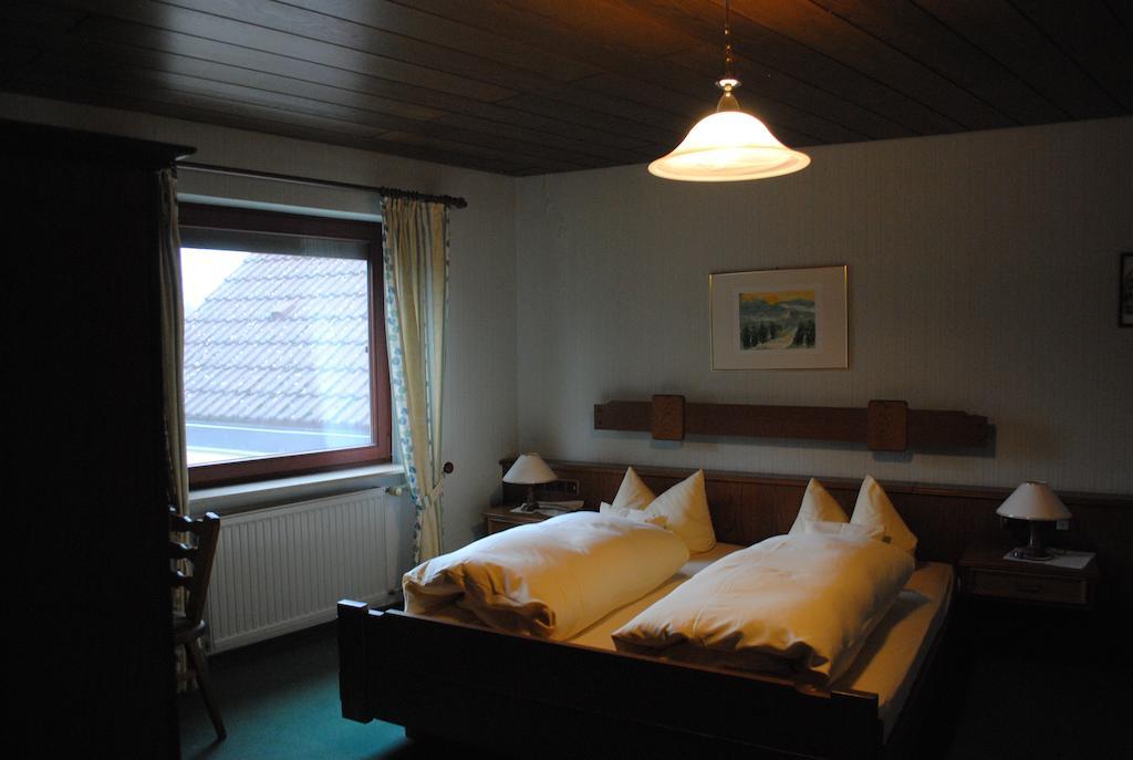 Landgasthof Zum Hirschen Tauberrettersheim Room photo
